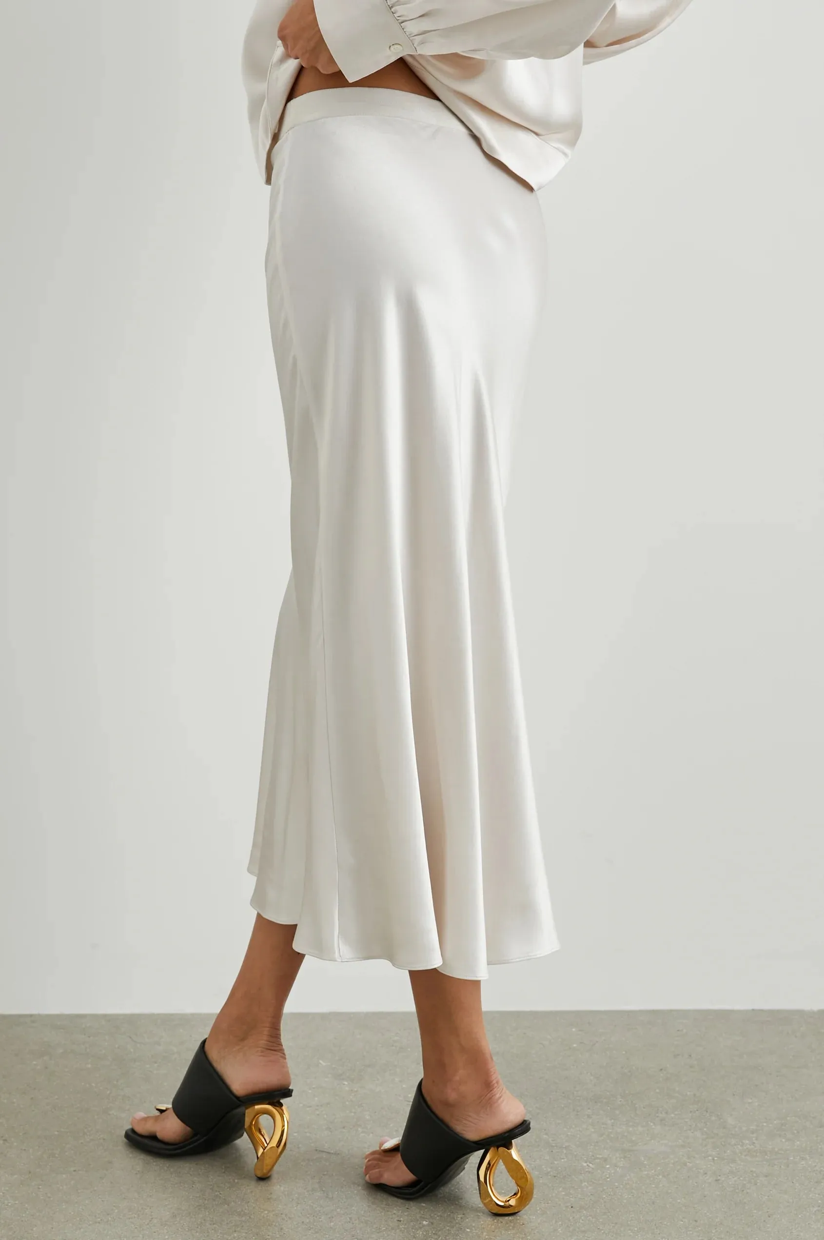 Berlin Skirt ~ Ivory