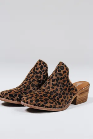 Tan Leopard Very G Mules